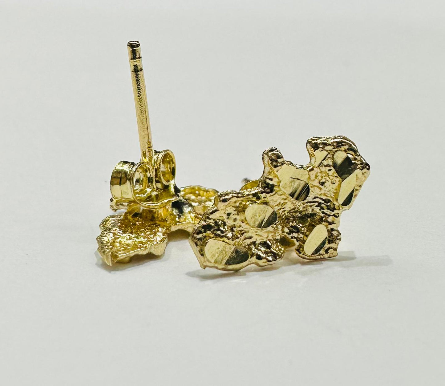 10K GOLD NUGGET EARRING- 1.0gm