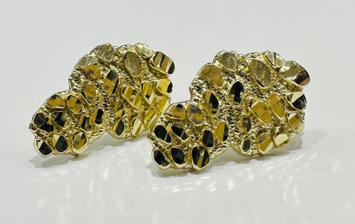 10K GOLD NUGGET EARRING- 1.8gm