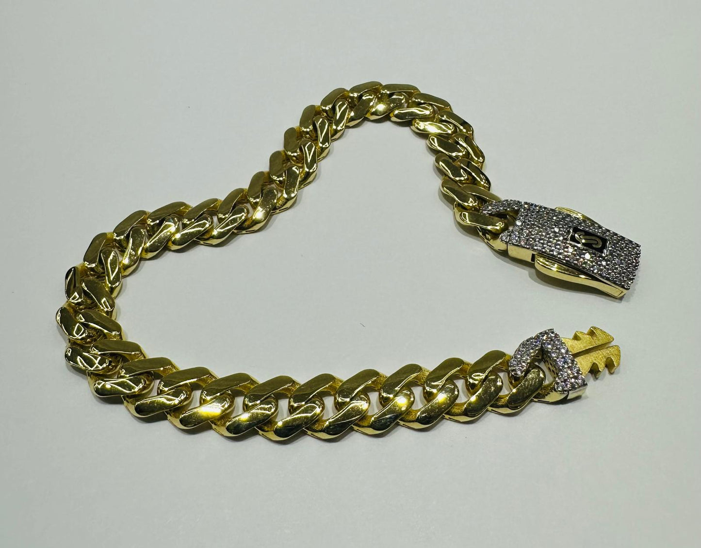 10K GOLD CLASSIC MONACO LINK CHAIN BRACELET-  13.4gm    8"    7.60mm