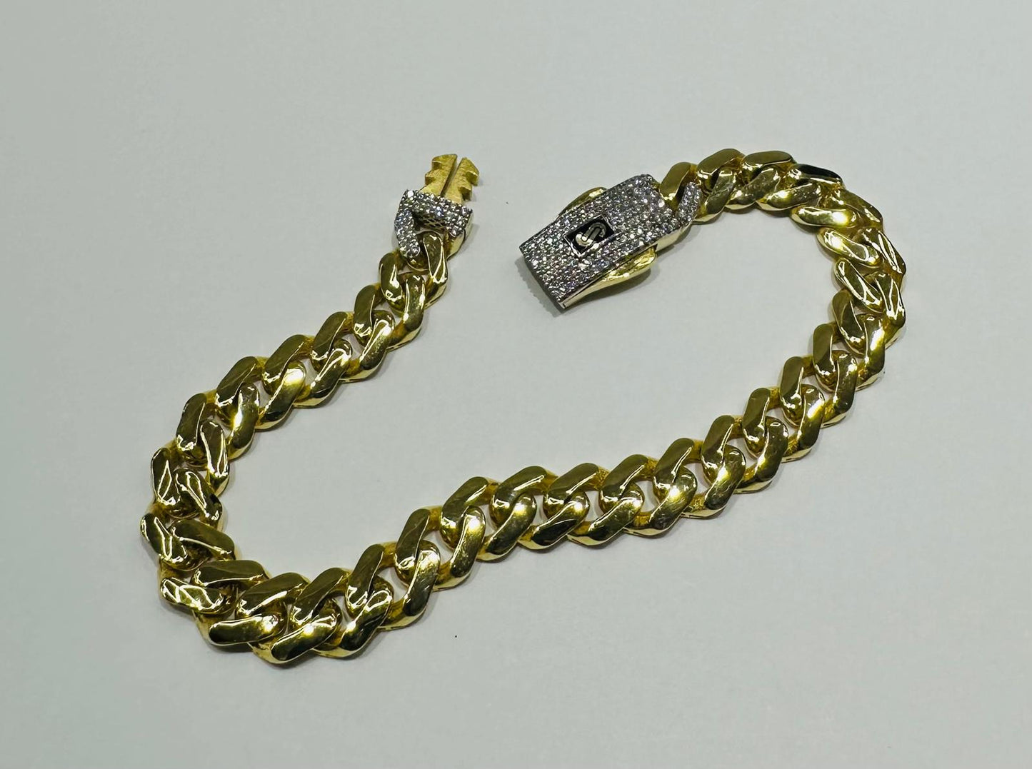 10K GOLD CLASSIC MONACO LINK CHAIN BRACELET-  13.4gm    8"    7.60mm