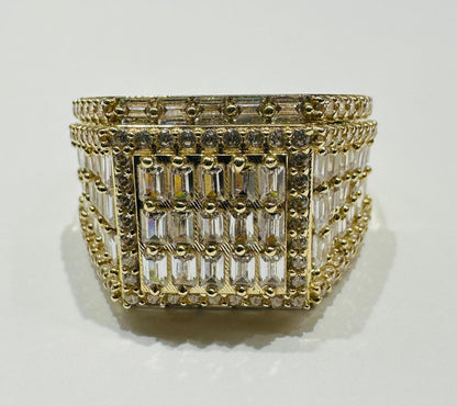 10K GOLD BAGUETTE RING- 4.6gm