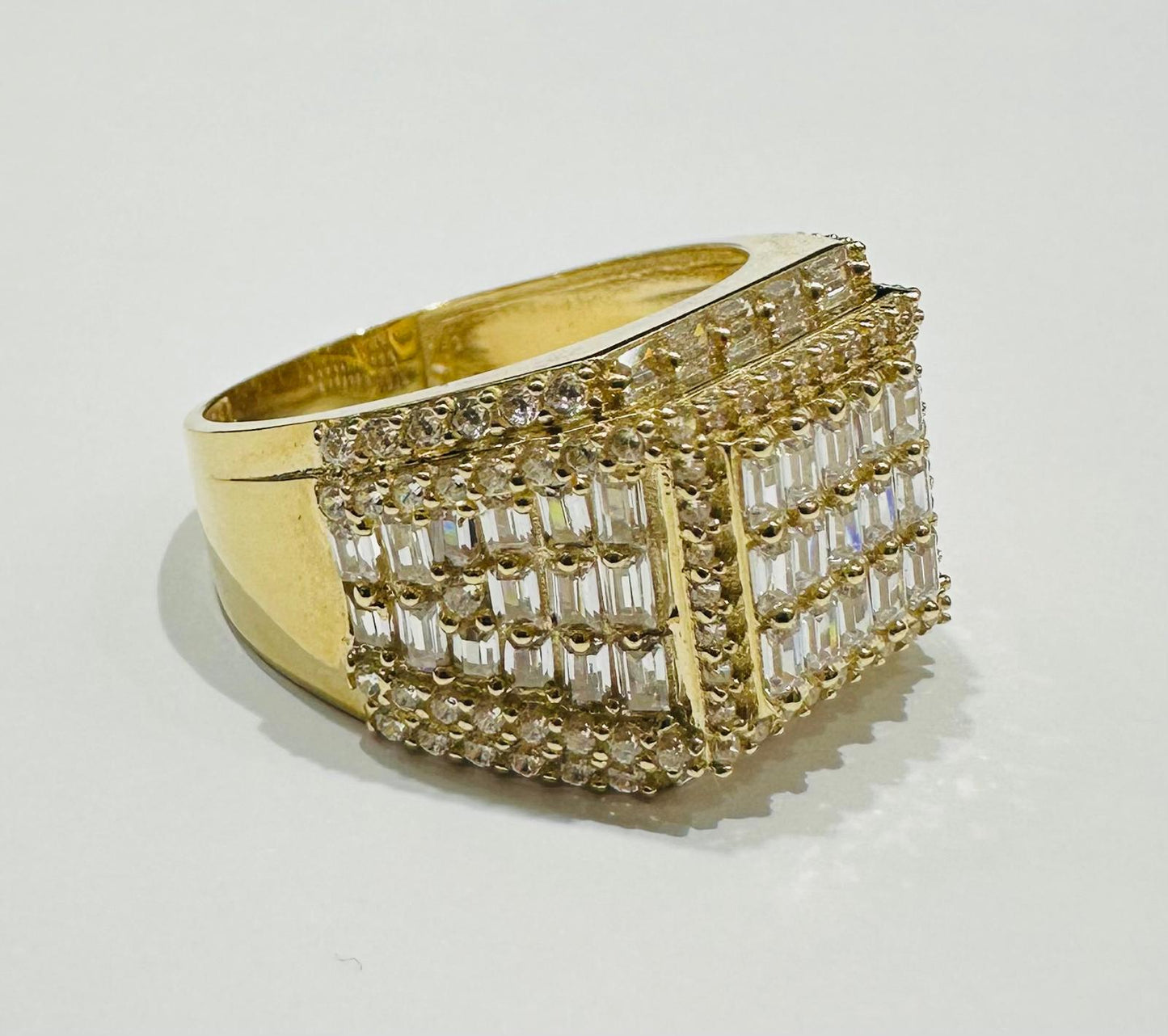 10K GOLD BAGUETTE RING- 4.6gm