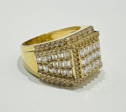 10K GOLD BAGUETTE RING- 4.6gm