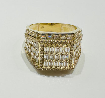 10K GOLD BAGUETTE RING- 4.6gm