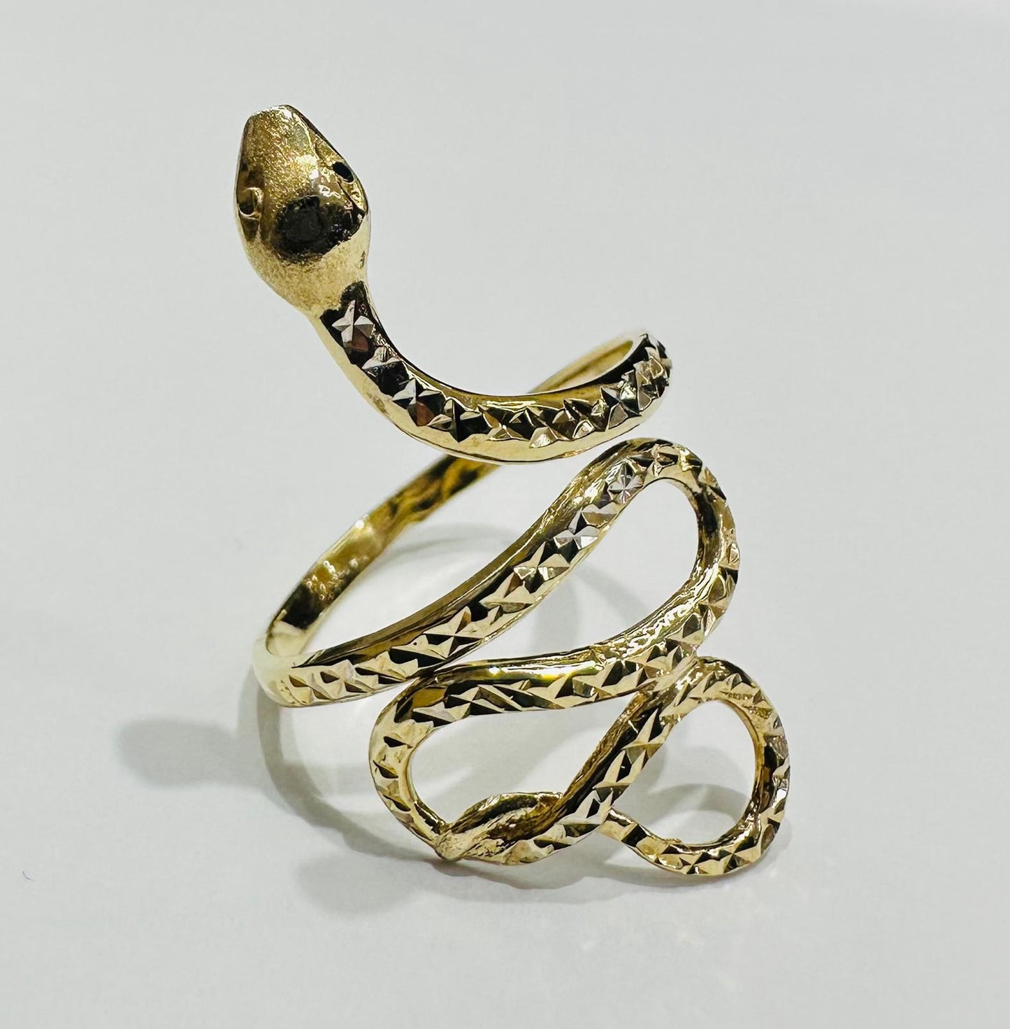 10K GOLD SNAKE RING- 2.8gm