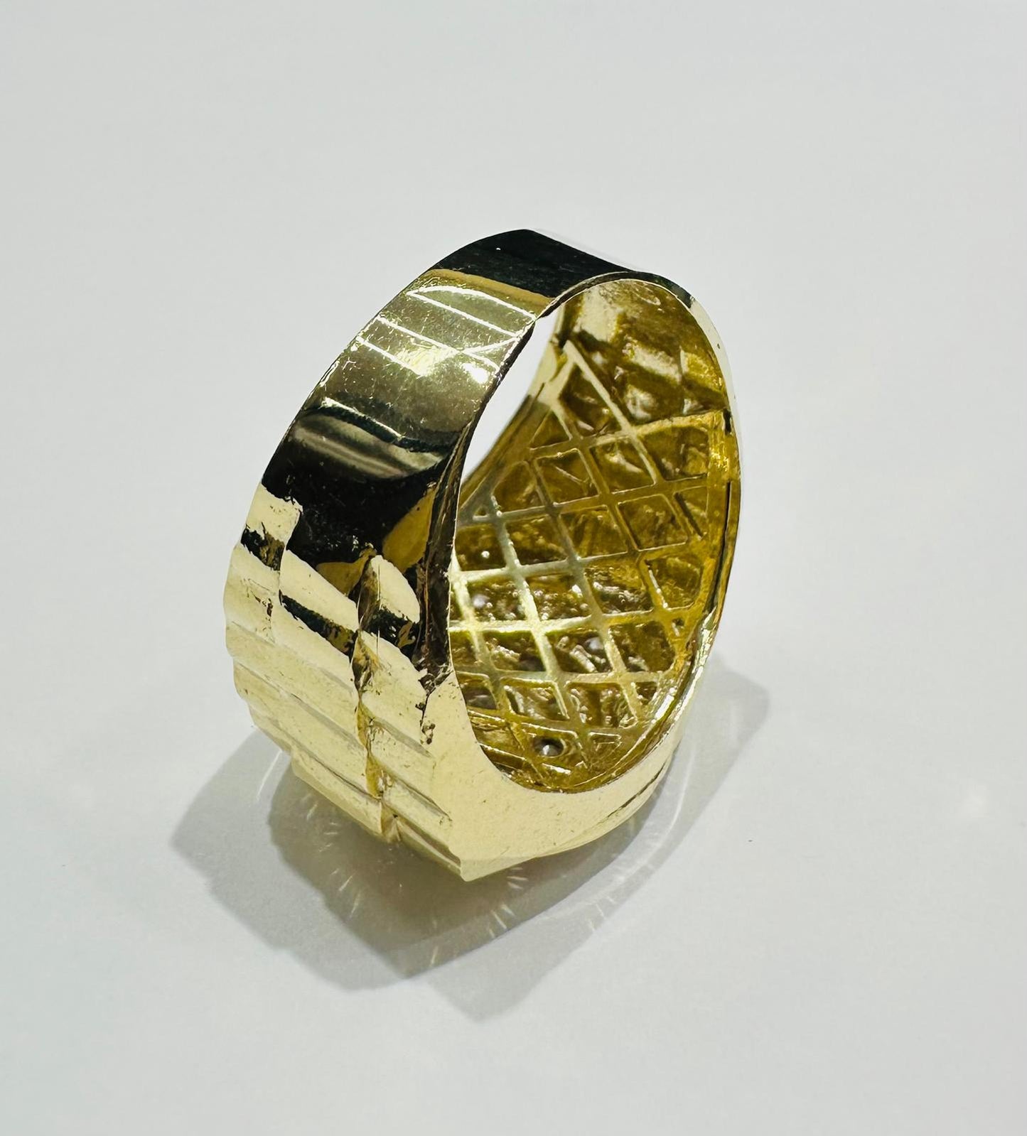 10K GOLD ROUND WHITE SAPPHIRE STONE RING- 8.0gm