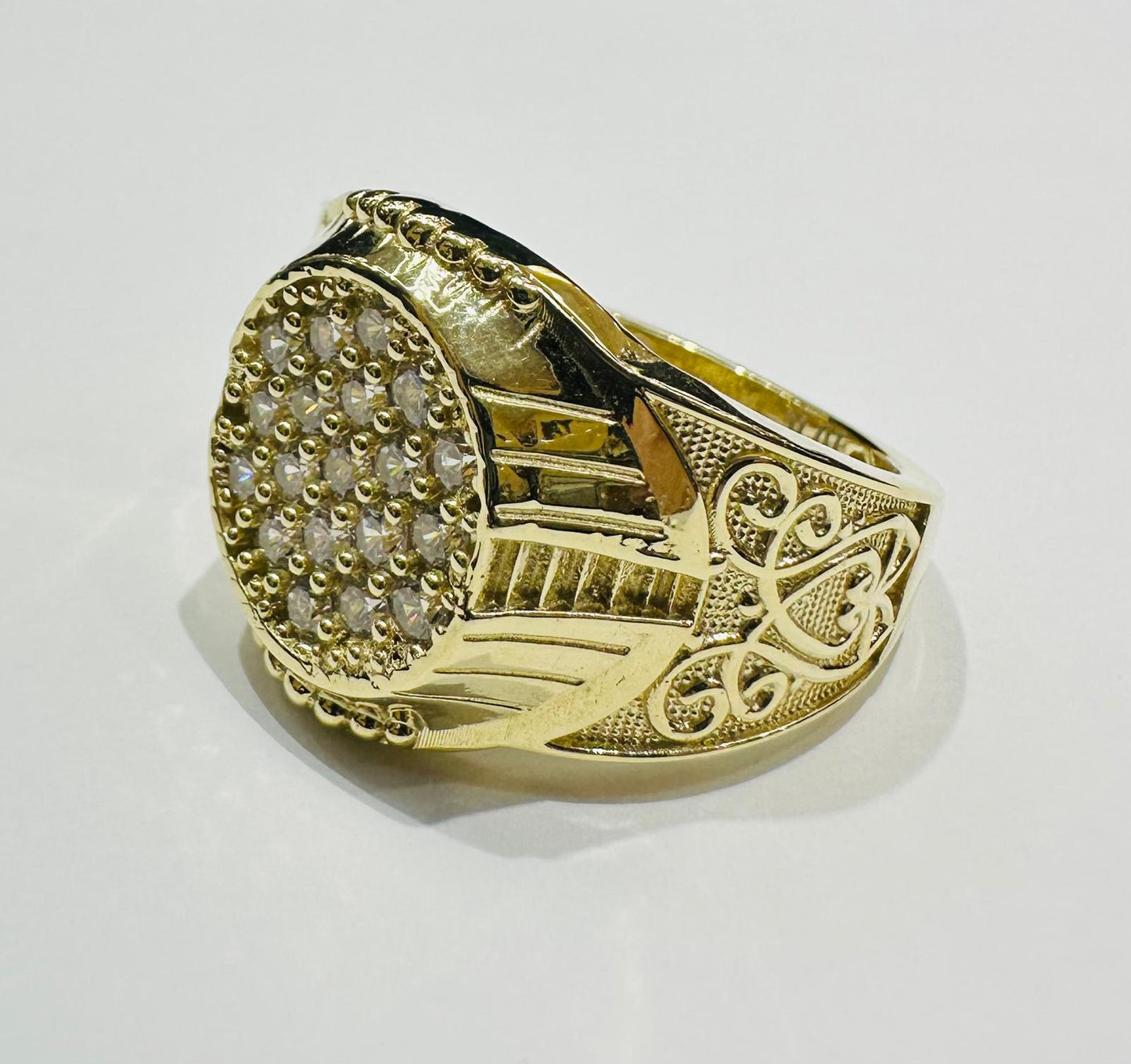 10K GOLD ROUND WHITE SAPPHIRE STONE RING- 7.3gm