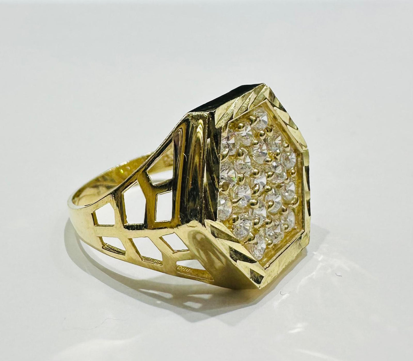 10K GOLD WHITE SAPPHIRE STONE HEXAGON RING- 4.4gm