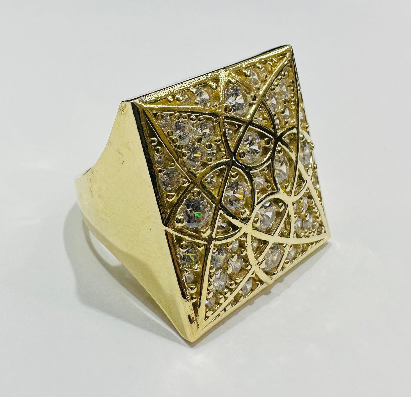 10K GOLD SQUARE WHITE SAPPHIRE STONE RING- 9.5gm