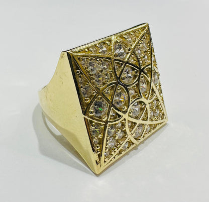 10K GOLD SQUARE WHITE SAPPHIRE STONE RING- 9.5gm