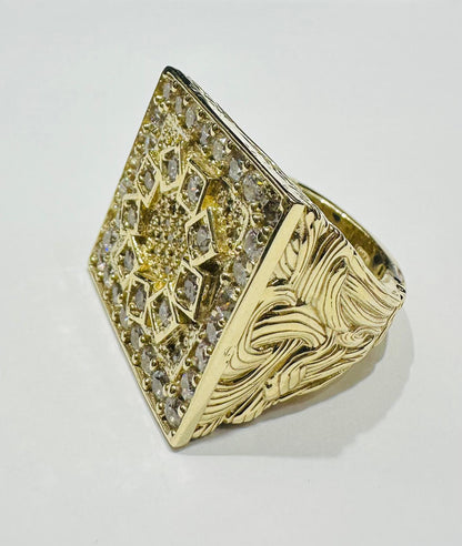 10K GOLD SQUARE WHITE SAPPHIRE STONE RING- 20.0gm