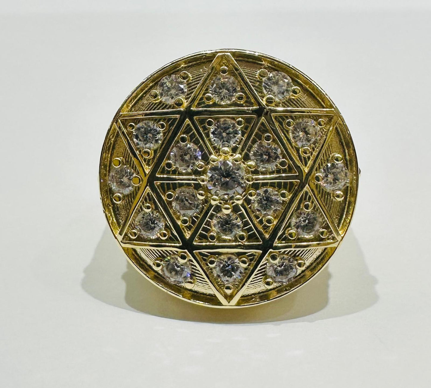 10K GOLD ROUND WHITE SAPPHIRE STONE RING- 14.6 gm