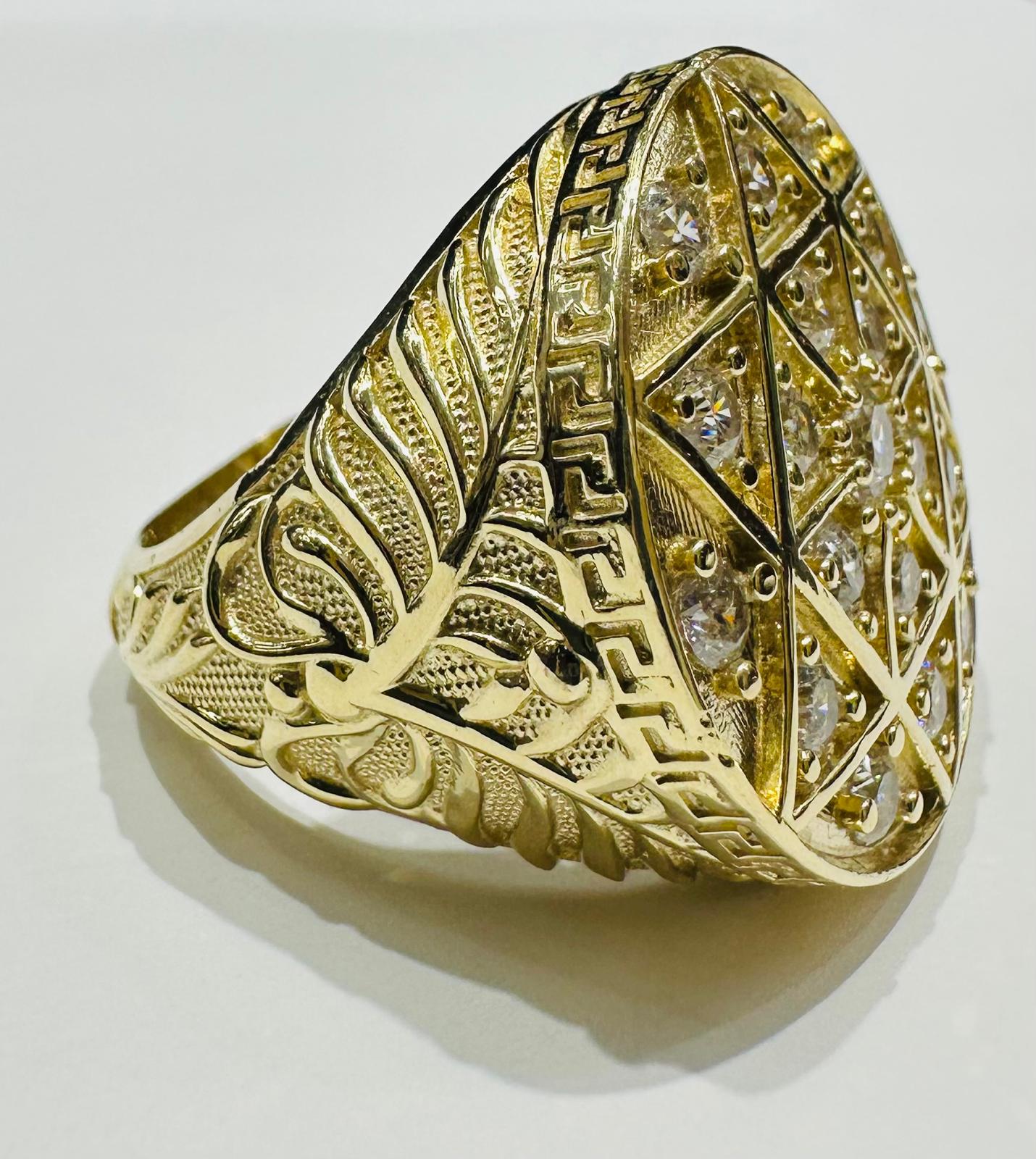 10K GOLD ROUND WHITE SAPPHIRE STONE RING- 14.6 gm