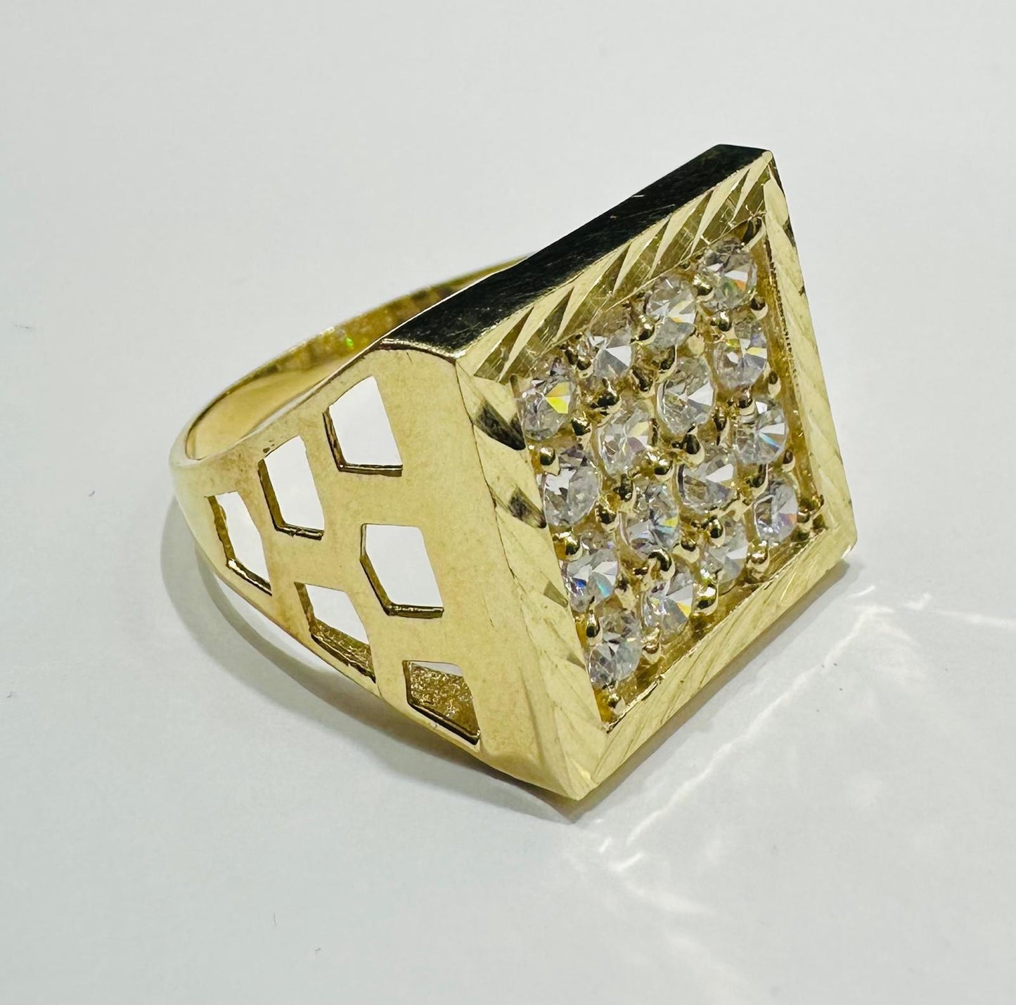 10K GOLD SQUARE WHITE SAPPHIRE STONE RING- 5.2gm