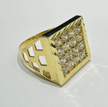 10K GOLD SQUARE WHITE SAPPHIRE STONE RING- 5.2gm