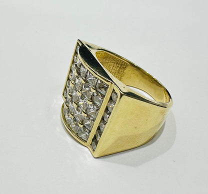 10K GOLD WHTE SAPPHIRE STONE RING- 11.8gm