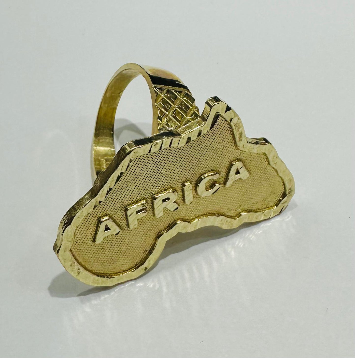 10K GOLD AFRICA MAP RING- 9.4gm