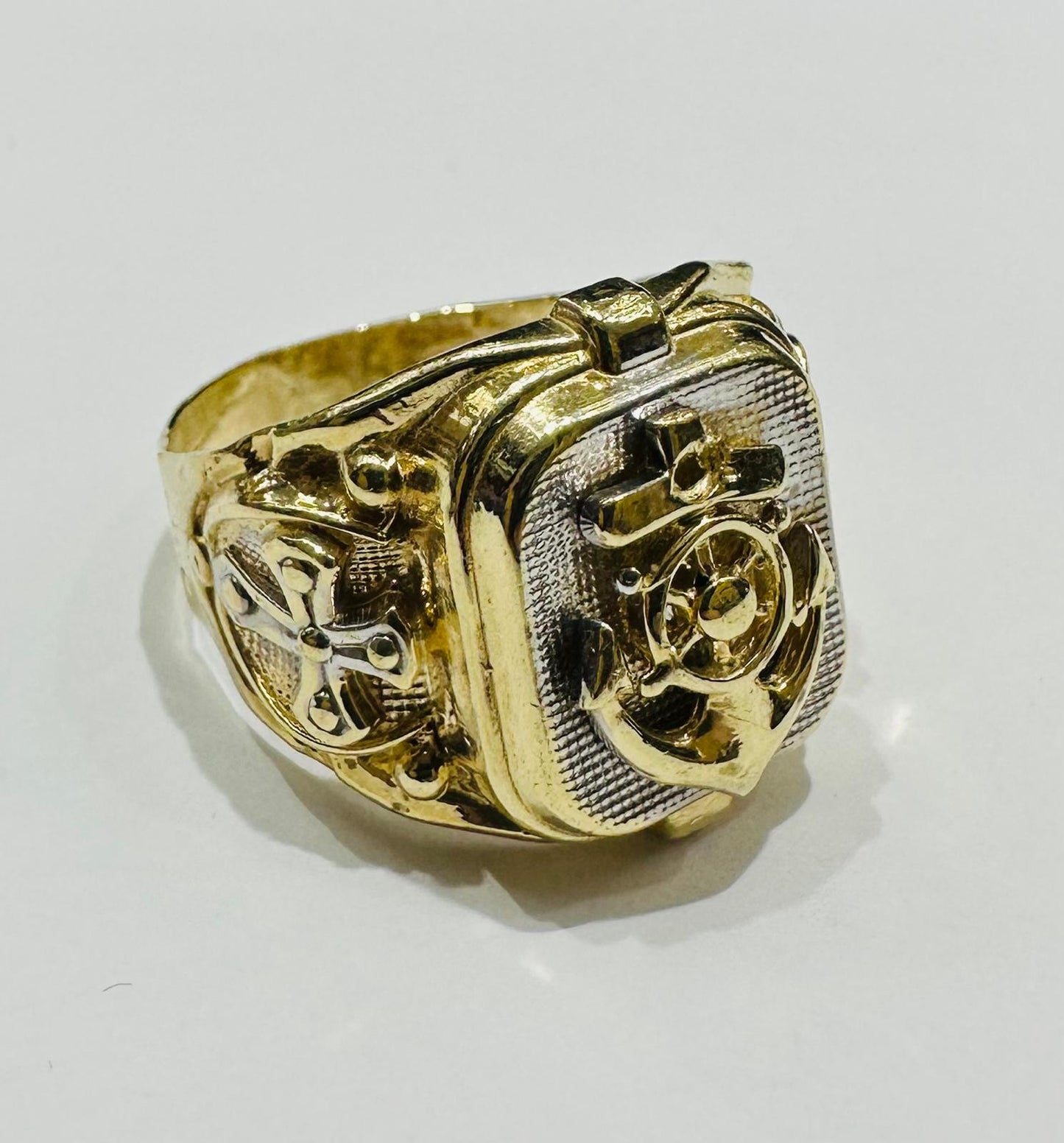 10K GOLD TWO TONED ANCHOR RING- 5.2gm