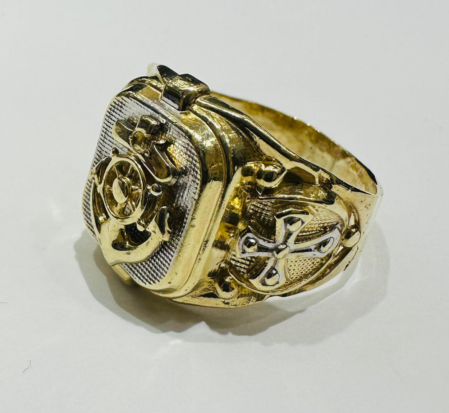 10K GOLD TWO TONED ANCHOR RING- 5.2gm