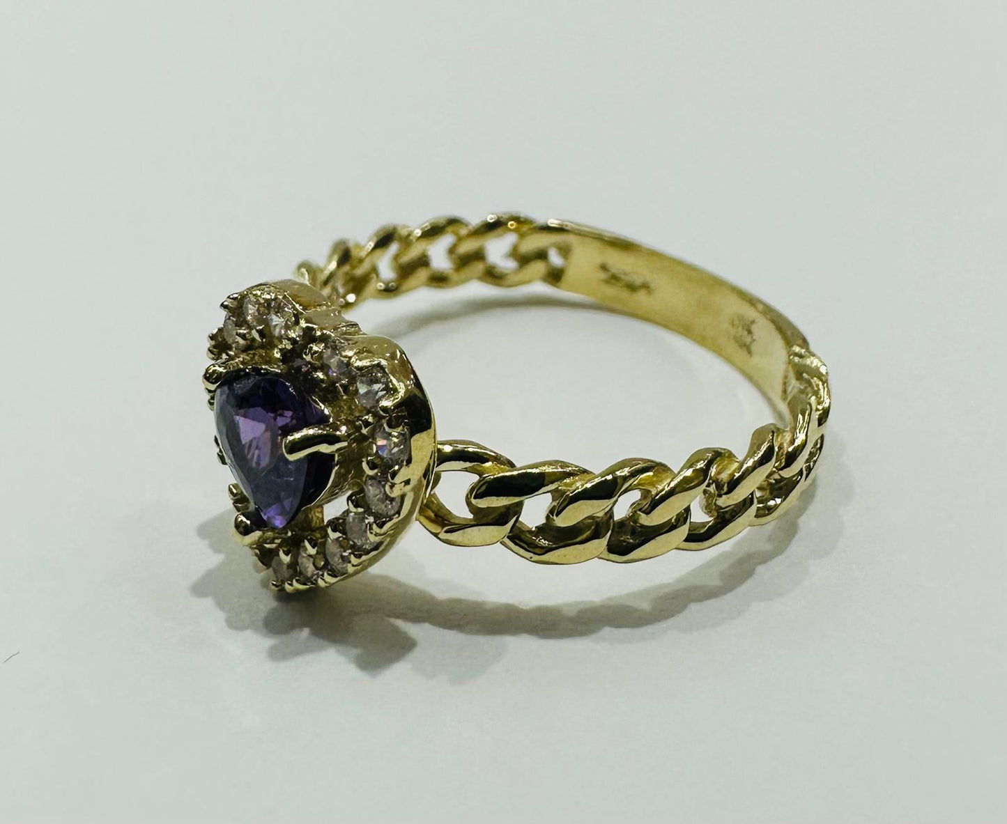 10K GOLD HEART RING WITH CZ STONES- 2.8gm