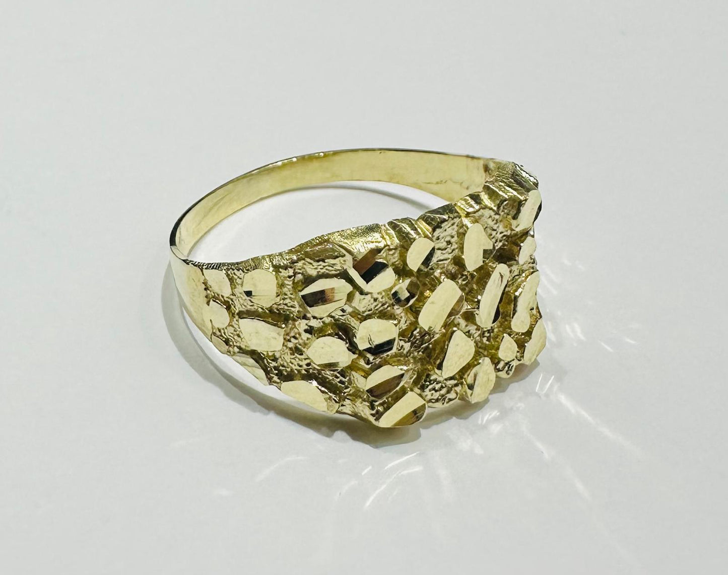 10K GOLD NUGGET RING- 2.9gm