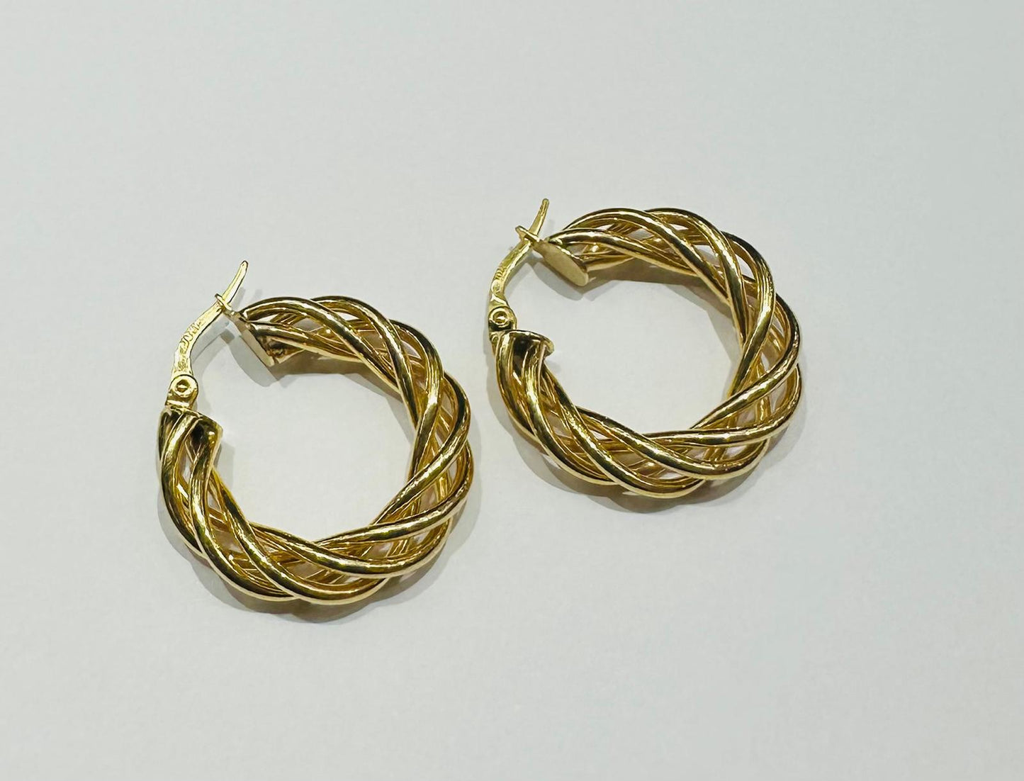 10K GOLD ROUND BRAIDED HOOP EARRINGS- 2.6gm