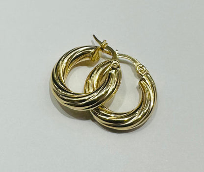10K GOLD ROUND TWIST HOOP EARRINGS- 1.8gm