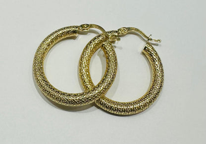 10K GOLD ROUND TWIST HOOP EARRINGS- 4.0gm