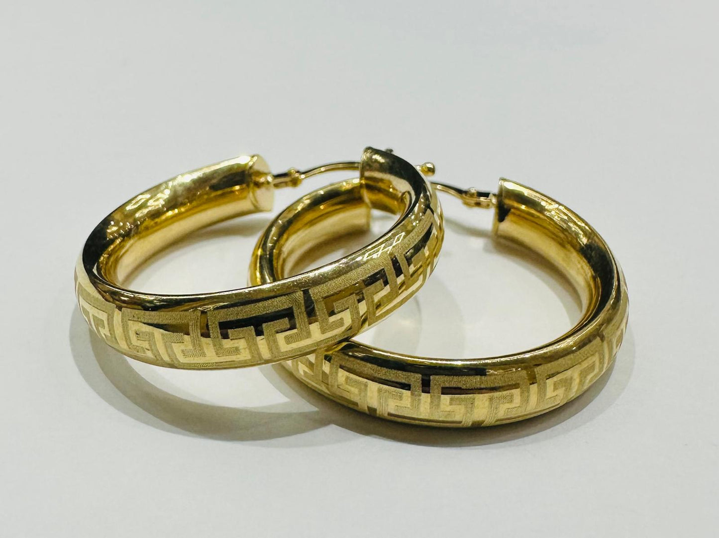10K GOLD ROUND VERSACE DESIGN HOOP EARRINGS- 3.8gm