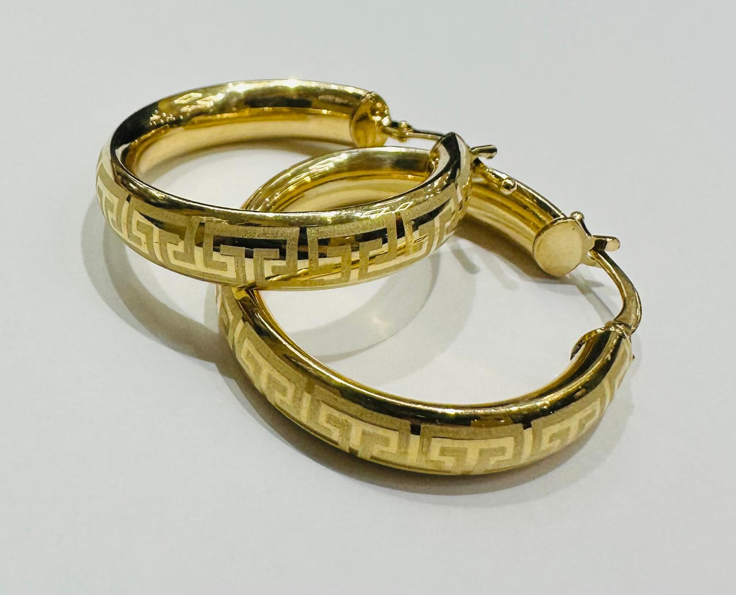 10K GOLD ROUND VERSACE DESIGN HOOP EARRINGS- 3.8gm