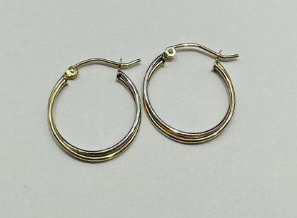 10K GOLD ROUND TWO TONED HOOP EARRINGS- 0.9gm