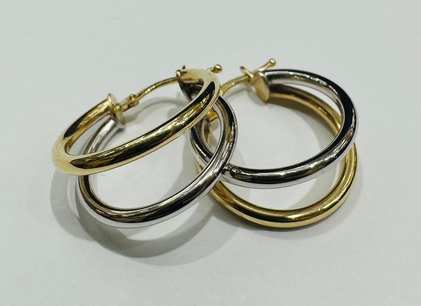 10K GOLD ROUND TWO TONED HOOP EARRINGS- 2.4gm