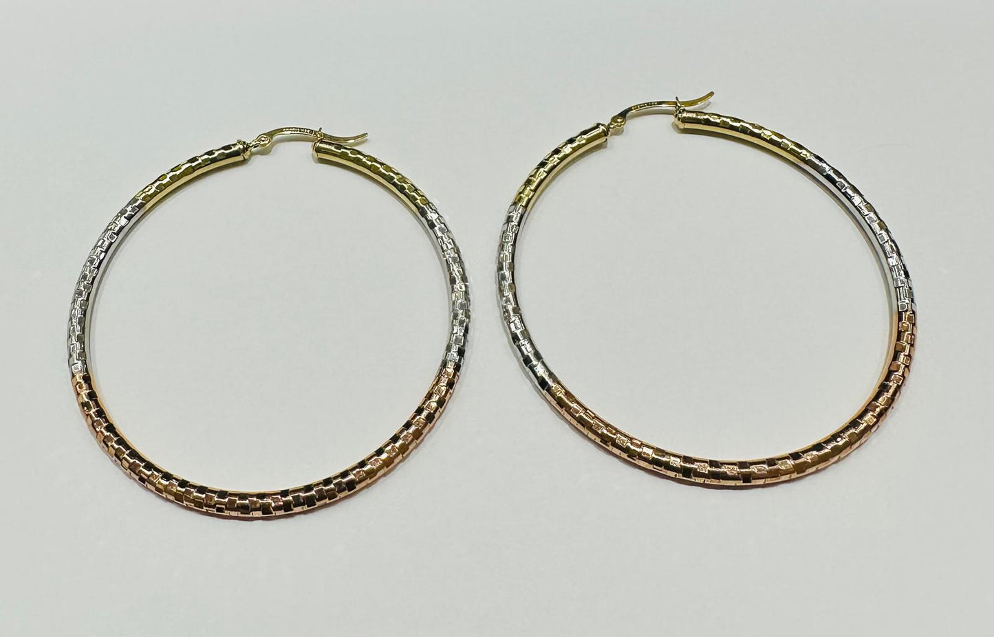 10K GOLD ROUND TRI COLOUR EARRINGS- 5.7gm