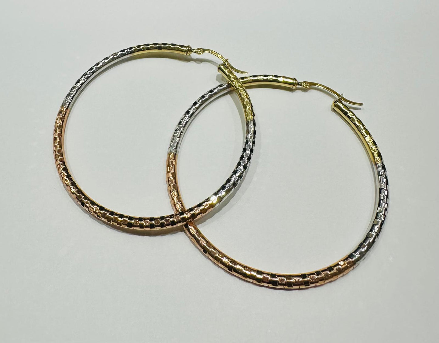 10K GOLD ROUND TRI COLOUR EARRINGS- 5.7gm