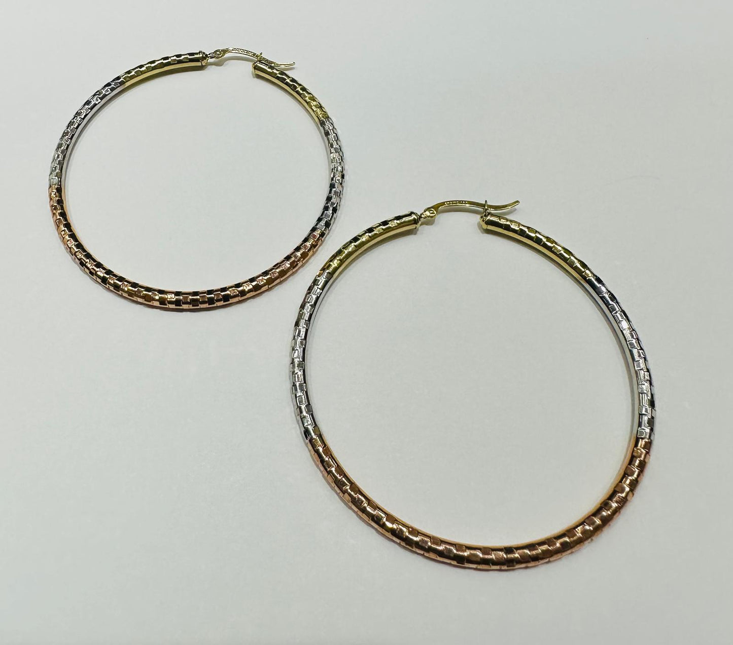 10K GOLD ROUND TRI COLOUR EARRINGS- 5.7gm