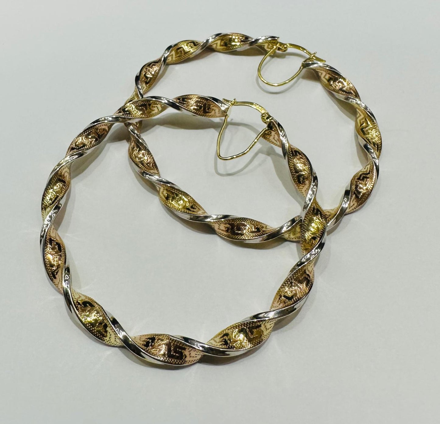 10K GOLD ROUND TRI COLOUR SPIRAL HOOP EARRINGS- 7.8gm