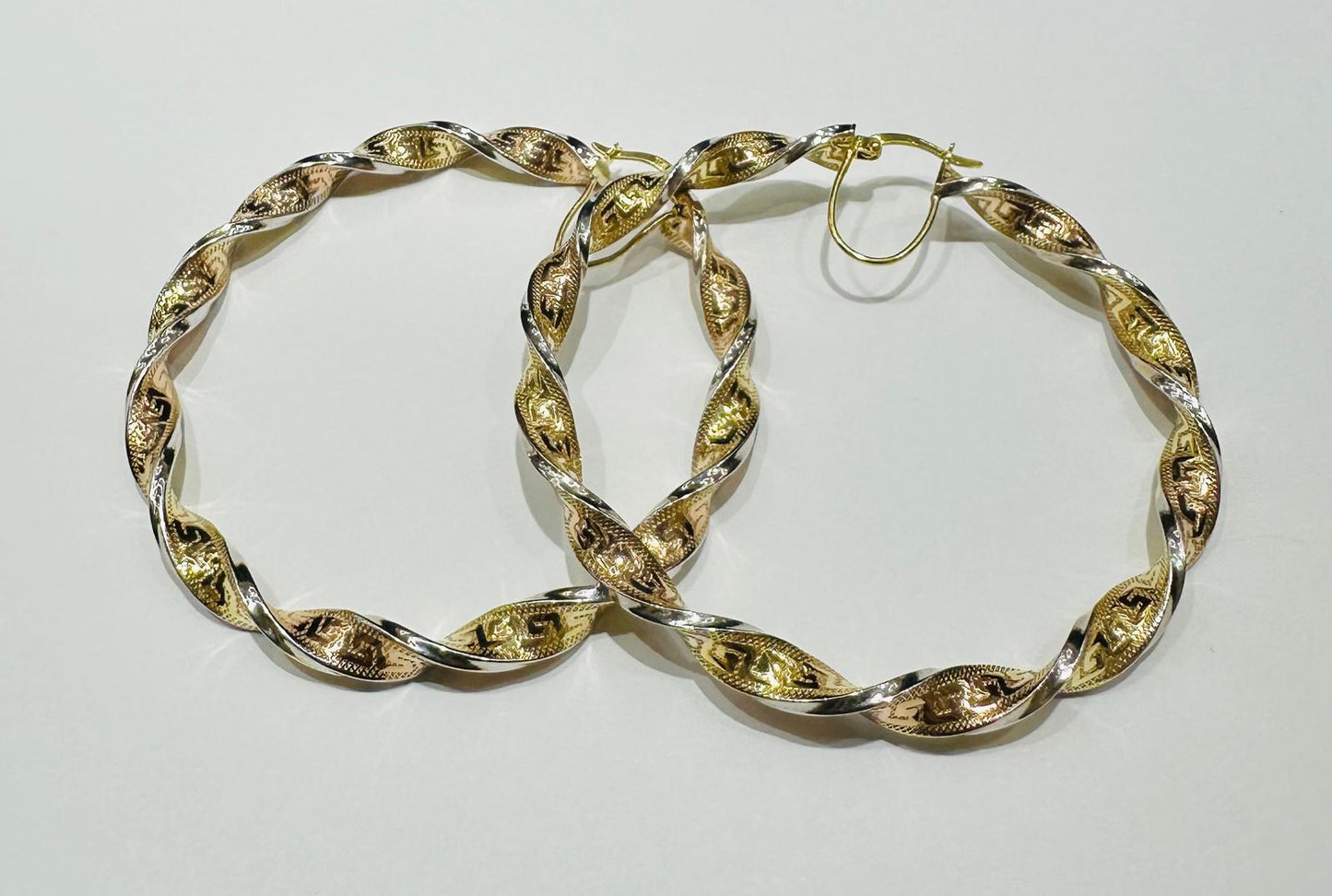 10K GOLD ROUND TRI COLOUR SPIRAL HOOP EARRINGS- 7.8gm