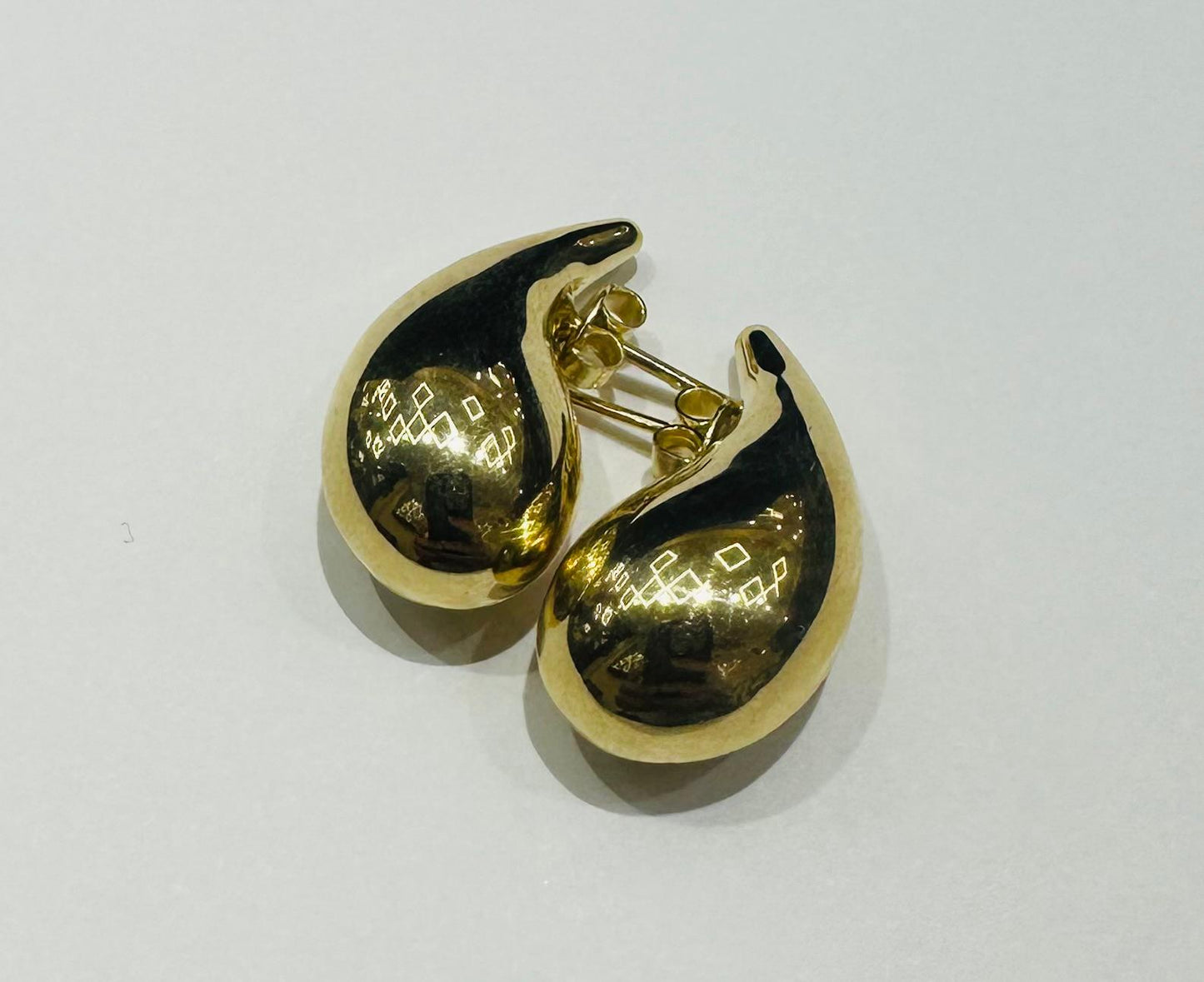 10K GOLD TEARDROP EARRINGS- 3.8gm
