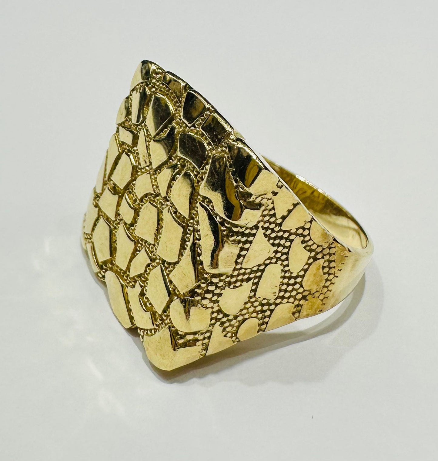 10K GOLD NUGGET RING- 7.7gm