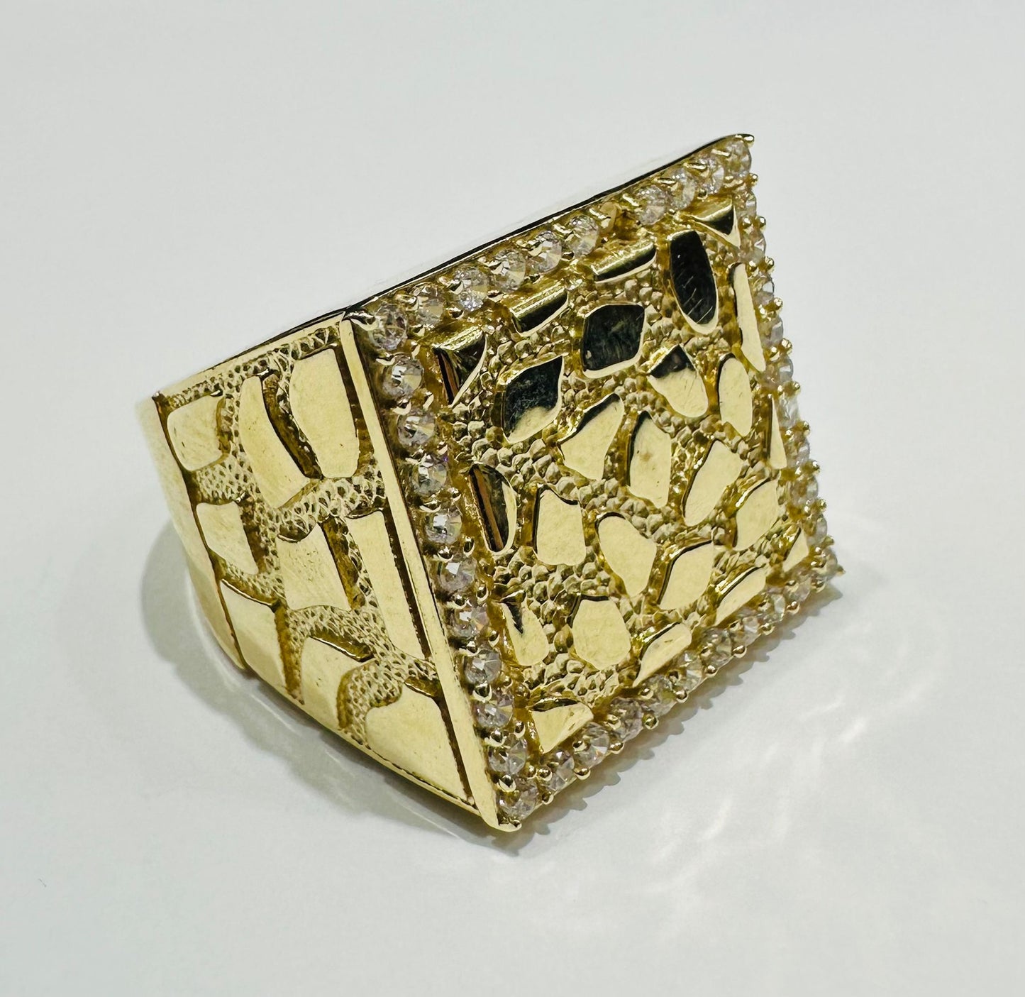 10K GOLD NUGGET RING- 4.9gm