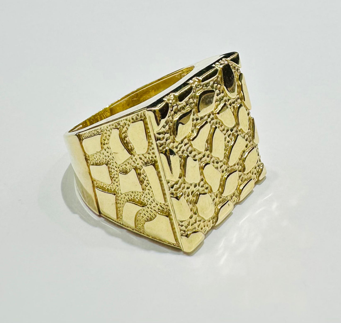10K GOLD NUGGET RING- 4.9gm