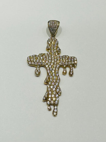 10K GOLD CROSS PENDANT WITH WHITE SAPPHIRE- WEIGHT: 5.6gm