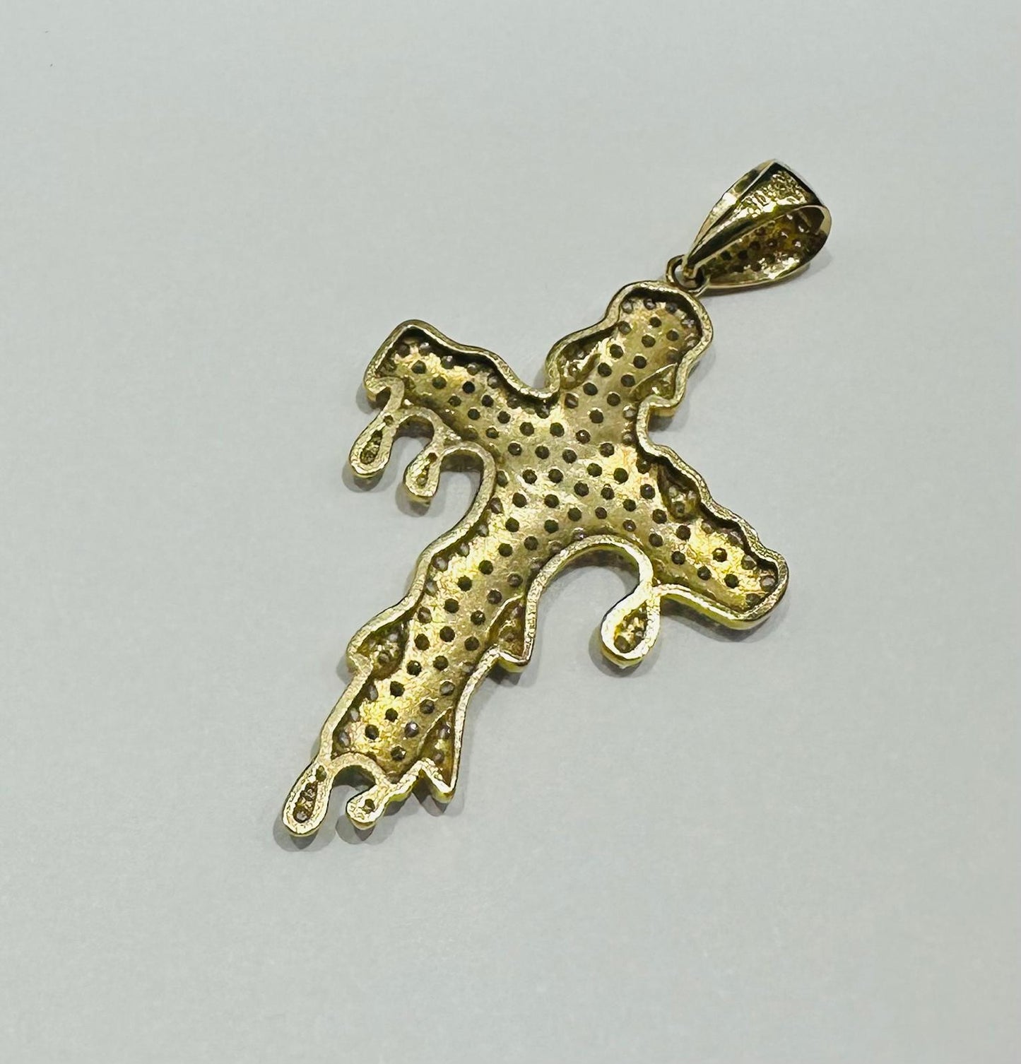 10K GOLD CROSS PENDANT WITH WHITE SAPPHIRE- WEIGHT: 5.6gm