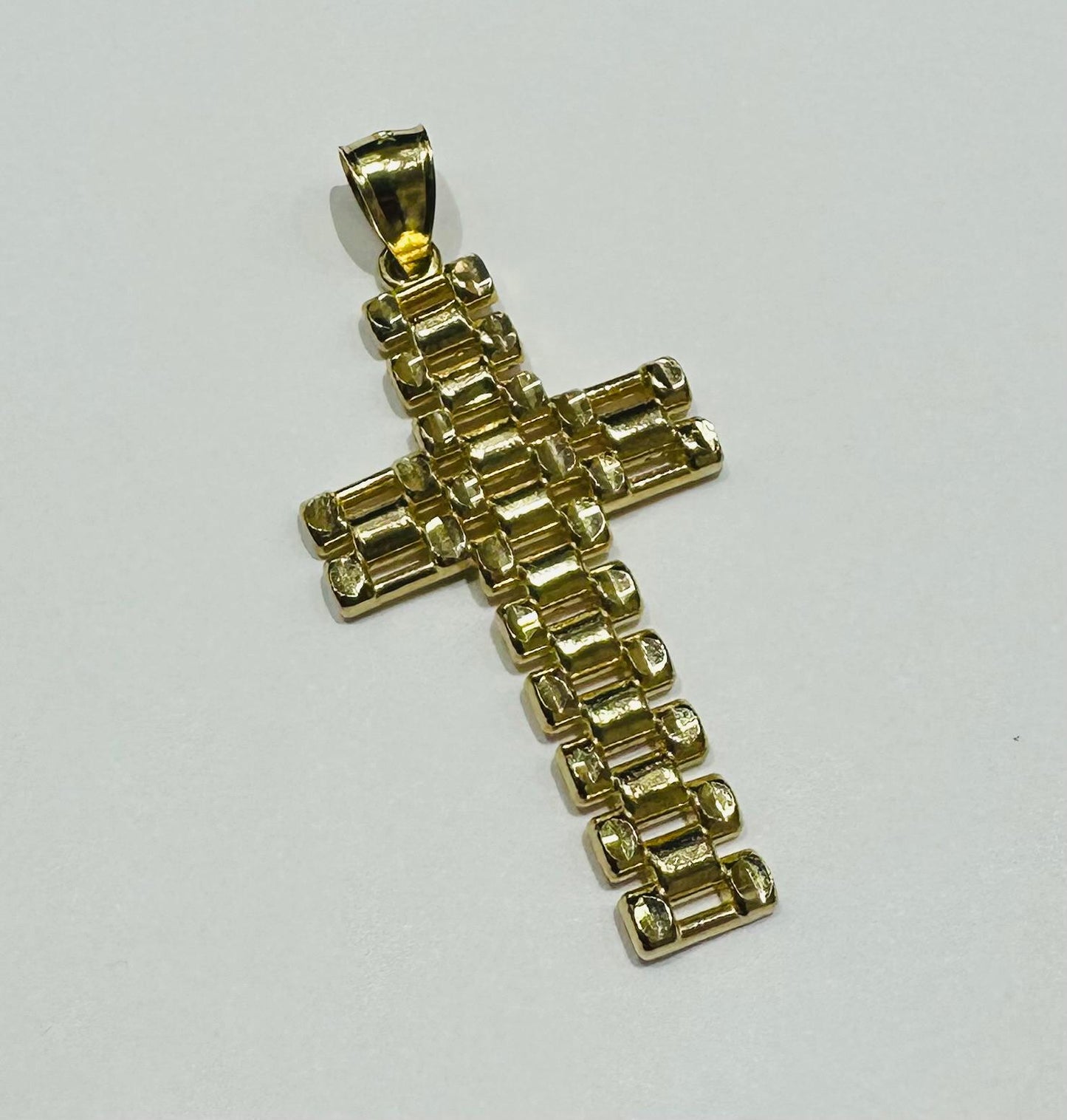 10K GOLD CROSS PENDANT- WEIGHT: 4.0gm