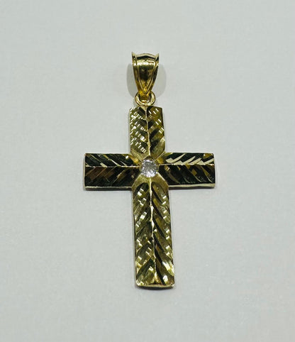 10K GOLD CROSS PENDANT- WEIGHT: 3.1gm