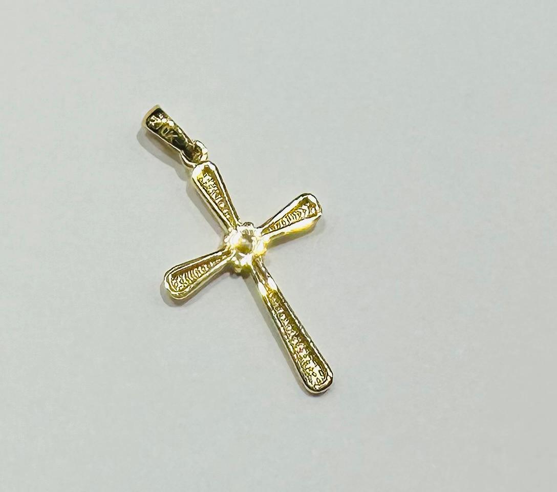 10K GOLD CROSS PENDANT- WEIGHT: 1.1gm