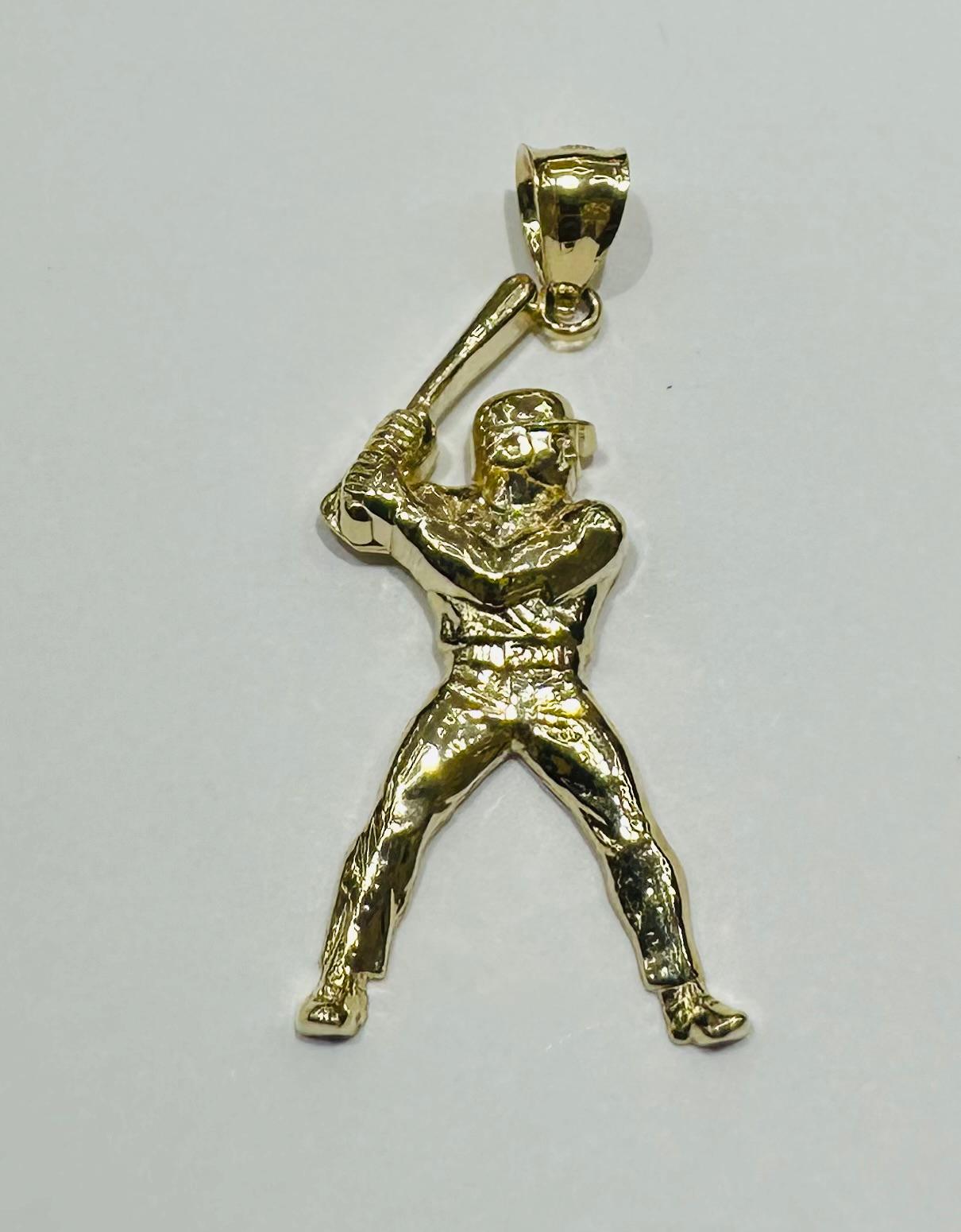 10K GOLD BASEBALL PLAYER CHARM PENDANT-   WEIGHT: 2.1gm