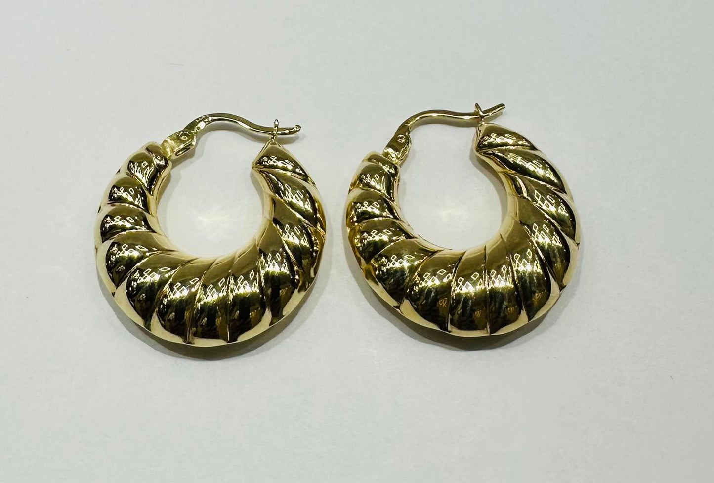 10K GOLD ROUND SHRIMP HOOPS- 3.5gm