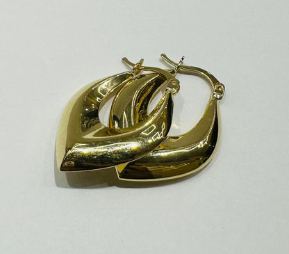 10K GOLD OVAL TRAINGULAR HOOP EARRINGS- 3.0gm