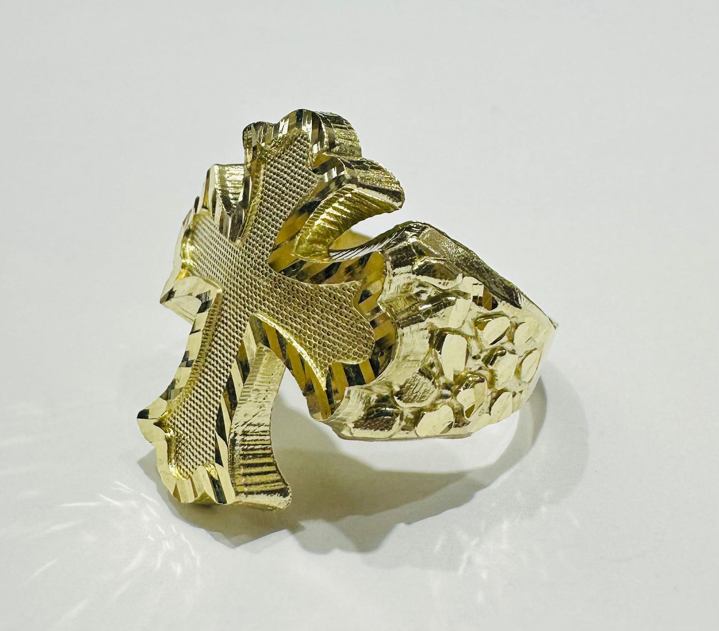 10K GOLD CROSS NUGGET RING- WEIGHT: 3.0gm